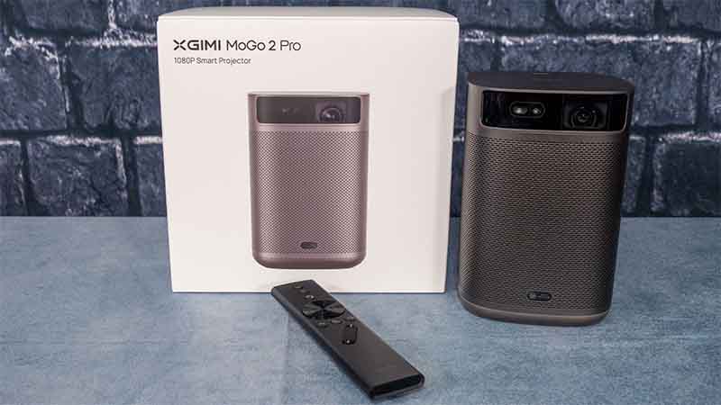 XGIMI-MoGo-2-Pro-Next-To-Box-and-Remote